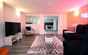 Principality House By Mia Living 3 Bedroom Apartment A 5 Min Walk To Principality Stadium